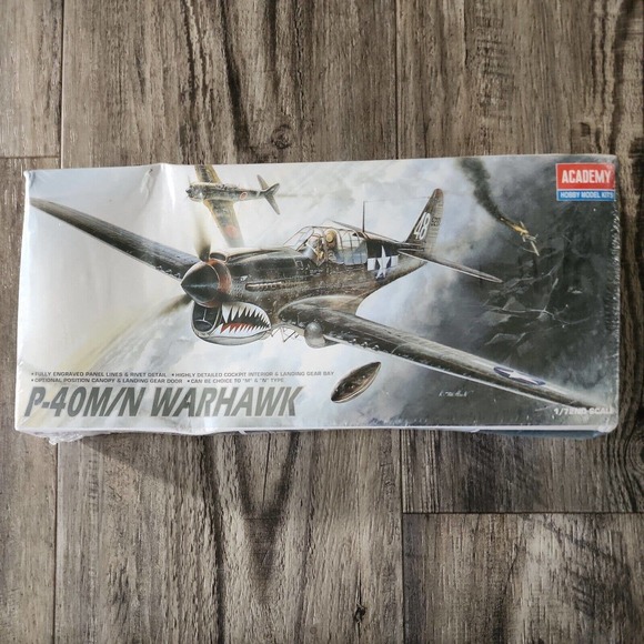 Academy P-40M/N Warhawk 1/72 Scale Plastic Model Kit - Picture 1 of 2